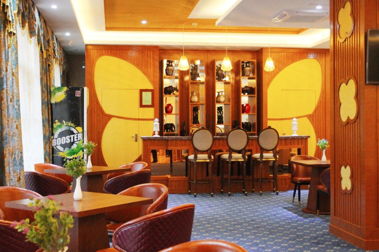 Golden Peacock Hotel Blantyre Exterior photo