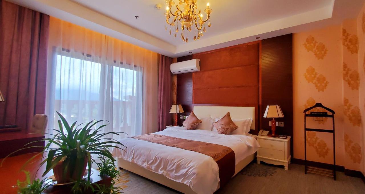 Golden Peacock Hotel Blantyre Exterior photo